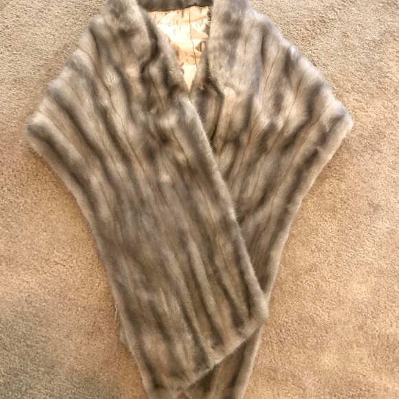 Vintage Mink Fur Stole – Silvery Gray - Picture 4 of 5